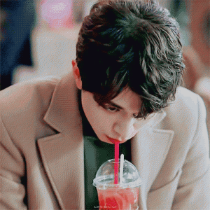 ​李栋旭今昔对比照（40岁的李栋旭近照曝光状态超好）