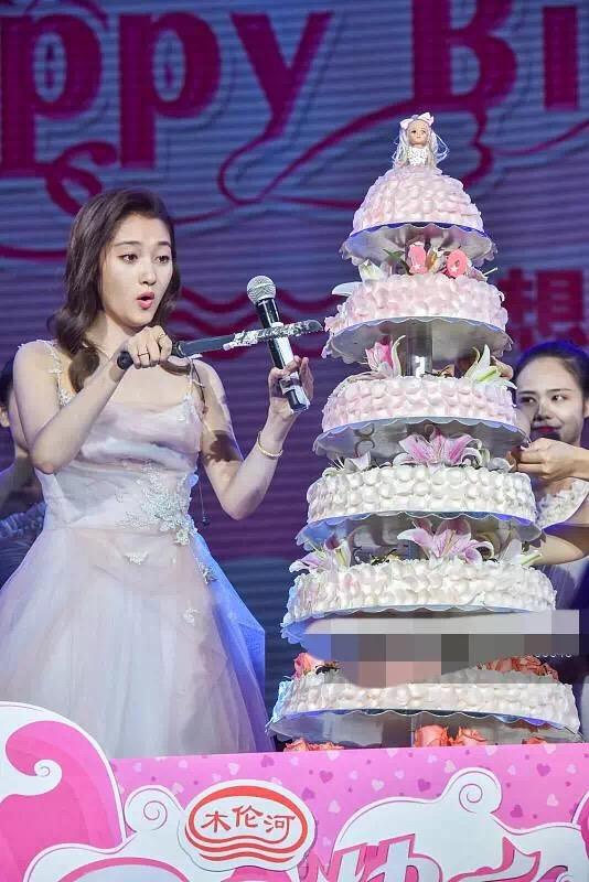 关晓彤被问几天和鹿晗见一次面（鹿晗说关晓彤怂）(12)