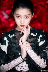 ​关晓彤被问几天和鹿晗见一次面（鹿晗说关晓彤怂）