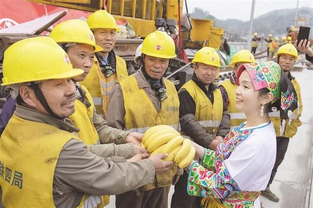 张吉怀高铁建设最新进展：张吉怀高铁开通(8)