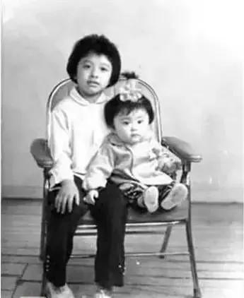 韩红悼念奶奶（父亲早逝母亲改嫁）(6)