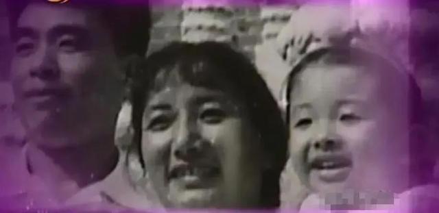 韩红悼念奶奶（父亲早逝母亲改嫁）(4)