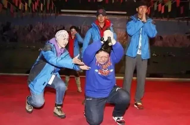 韩红悼念奶奶（父亲早逝母亲改嫁）(21)