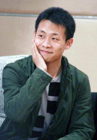 张译有几个妻子（娶二婚妻子还带娃）(3)