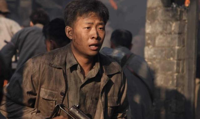 张译有几个妻子（娶二婚妻子还带娃）(1)