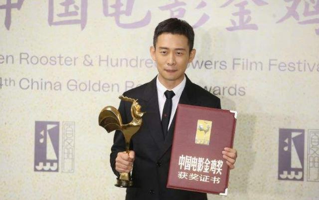 张译有几个妻子（娶二婚妻子还带娃）(14)