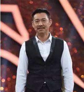 张丰毅的前妻吕丽萍（比起前夫张丰毅）(10)