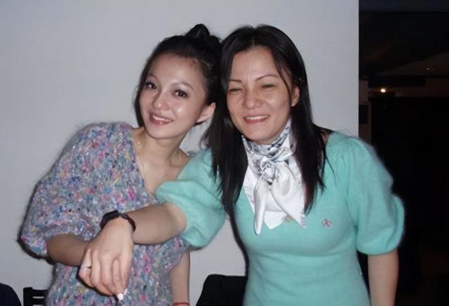 张韶涵的家庭风波（患病时遭生母插刀）(12)