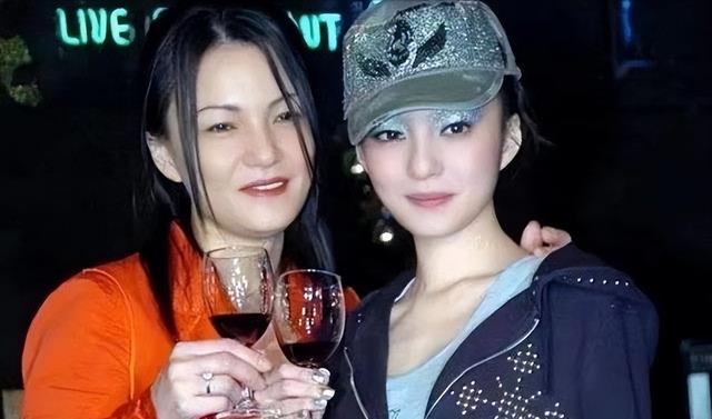 张韶涵的家庭风波（患病时遭生母插刀）(21)