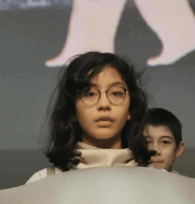 张亮晒13岁儿子（张亮官宣儿子首演话剧饰罗密欧）(10)