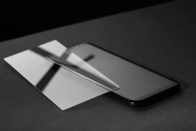 国产手机屏幕玻璃排行（这款摔不烂的手机屏幕玻璃）(1)
