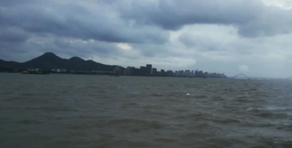 钱塘江每天涨潮时间表,钱塘江今天涨潮时间是几点海宁图3