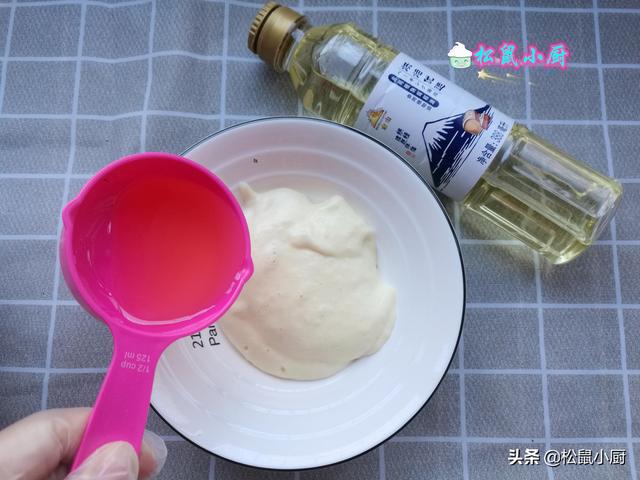 在家自己制作小蛋糕简单做法（给孩子做个老式无水小蛋糕）(10)