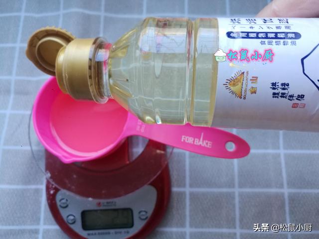 在家自己制作小蛋糕简单做法（给孩子做个老式无水小蛋糕）(9)