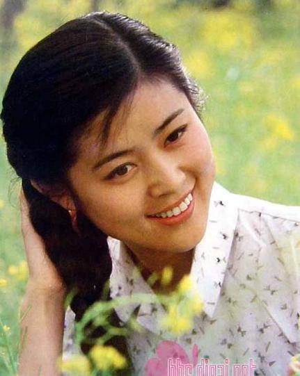 倪萍三段婚姻近况（揭倪萍鲜为人知坎坷情史）(1)