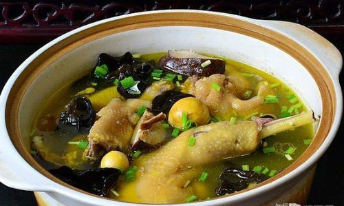 砂锅椰子鸡汤要煲多久