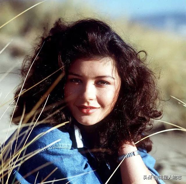 美国女星凯瑟琳泽塔琼斯（嫁大25岁的男人硬刚不良媒体）(4)