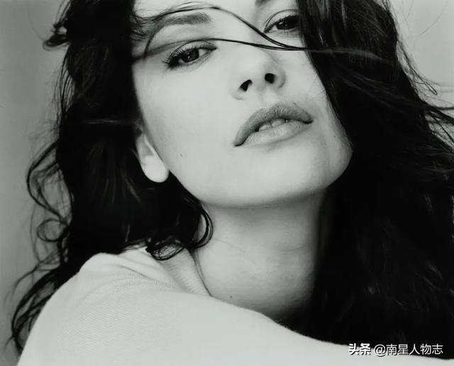 美国女星凯瑟琳泽塔琼斯（嫁大25岁的男人硬刚不良媒体）(5)