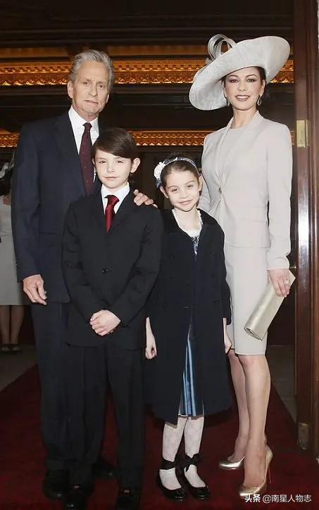 美国女星凯瑟琳泽塔琼斯（嫁大25岁的男人硬刚不良媒体）(12)