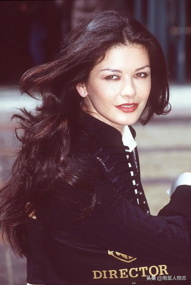 美国女星凯瑟琳泽塔琼斯（嫁大25岁的男人硬刚不良媒体）(7)