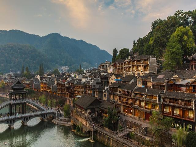 张家界凤凰古城自助游攻略（湖南周边张家界-凤凰古城七日游攻略来啦）(1)