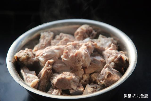 酱排骨的家常做法好吃又简单（家常酱排骨记住两个窍门）(3)