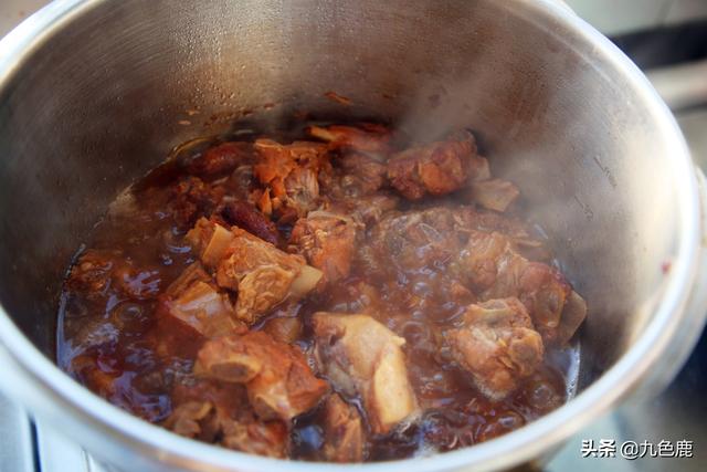 酱排骨的家常做法好吃又简单（家常酱排骨记住两个窍门）(5)