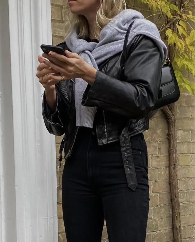 年轻人穿什么样毛衣（别再说穿毛衣土了）(31)