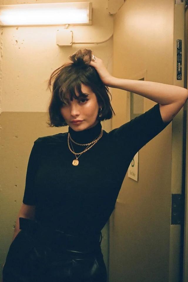 年轻人穿什么样毛衣（别再说穿毛衣土了）(22)