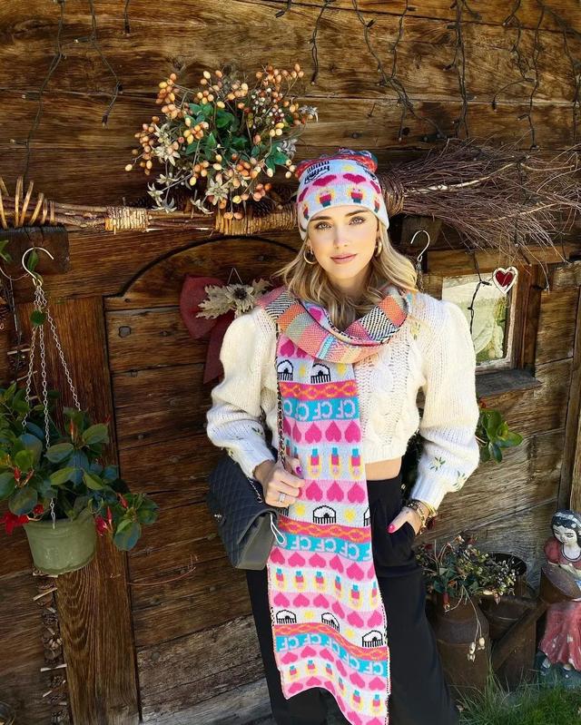 年轻人穿什么样毛衣（别再说穿毛衣土了）(24)