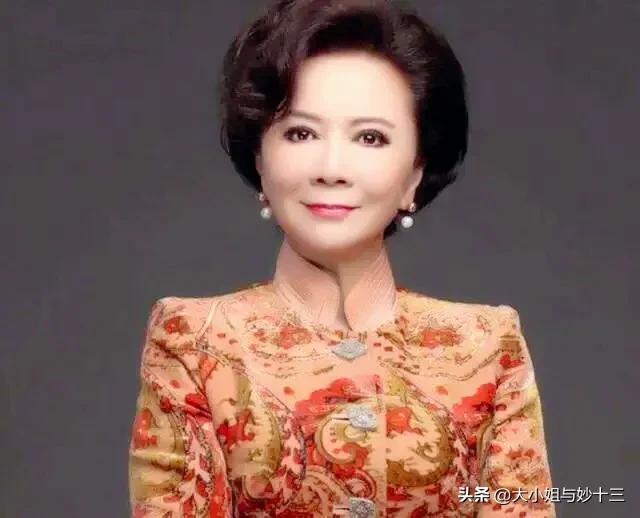 盘点春晚蔡明小品搞笑合集(比春晚好看蔡明从)(18)