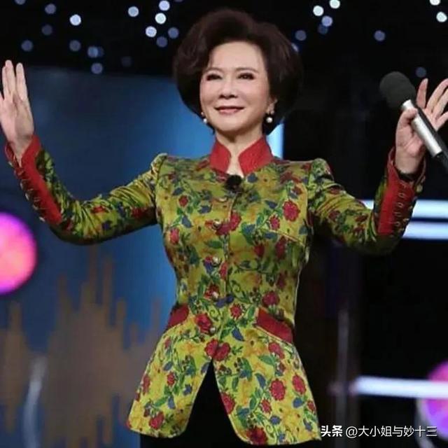 盘点春晚蔡明小品搞笑合集(比春晚好看蔡明从)(13)