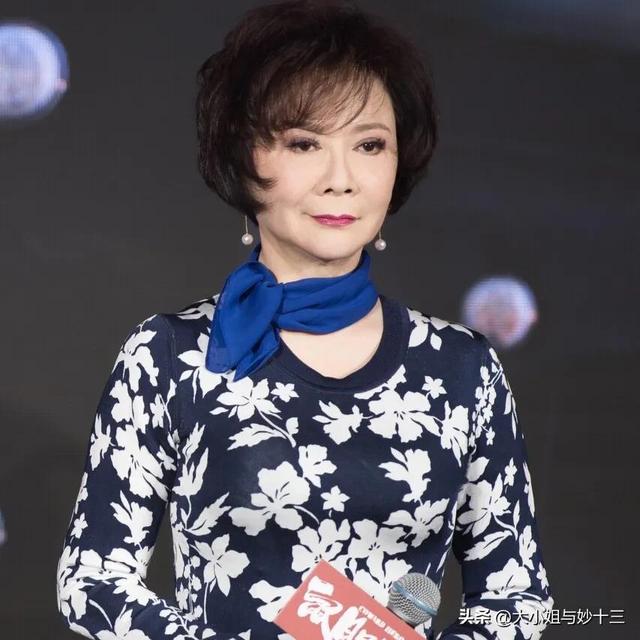 盘点春晚蔡明小品搞笑合集(比春晚好看蔡明从)(19)