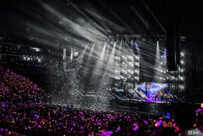 ​几十万一张的黄牛票，到底谁在买 ?