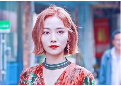 今年流行的中年短烫发（备受30岁女生好评的短烫发）(8)