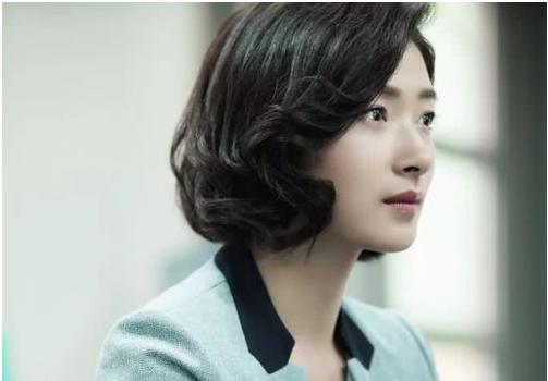 今年流行的中年短烫发（备受30岁女生好评的短烫发）(6)