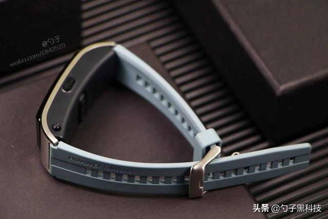 华为的智能手环b5（戴在手腕上的智能手机）(3)