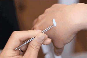 贴假睫毛详细教学既好看又结实（如何粘贴假睫毛）(7)