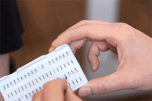 贴假睫毛详细教学既好看又结实（如何粘贴假睫毛）(6)