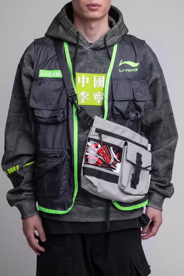 李宁新老logo（李宁换LOGO用回31年前的旧LOGO）(18)