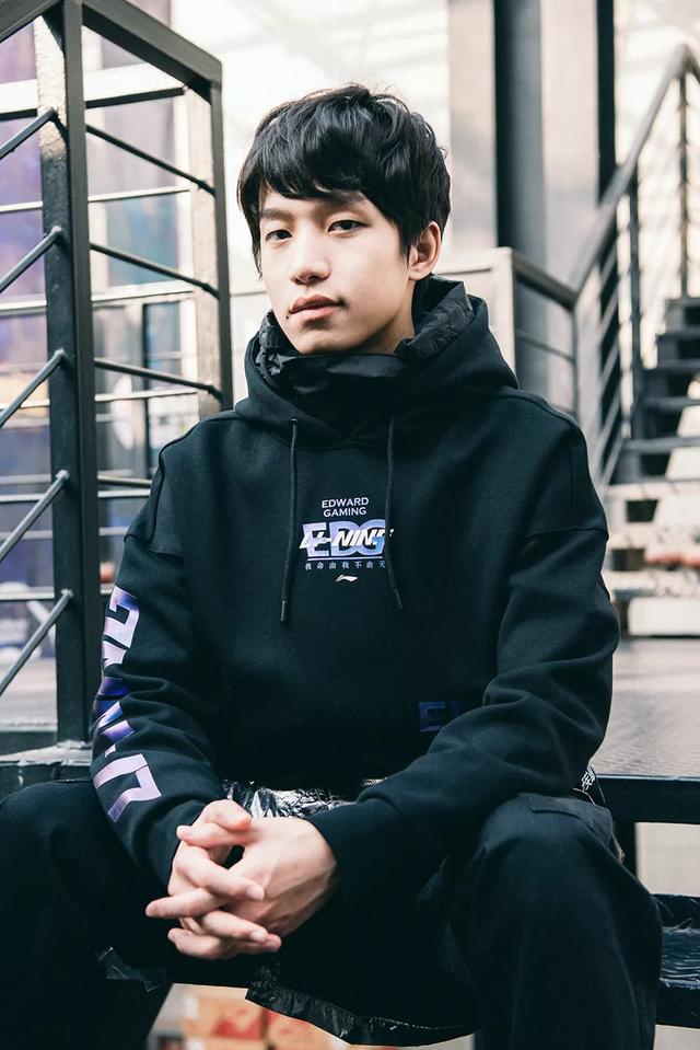 李宁新老logo（李宁换LOGO用回31年前的旧LOGO）(51)