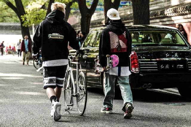 李宁新老logo（李宁换LOGO用回31年前的旧LOGO）(25)