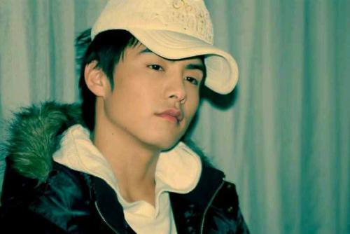 小伙被追债遇到失散多年的弟弟（亲弟弟被追债人抱走）(16)