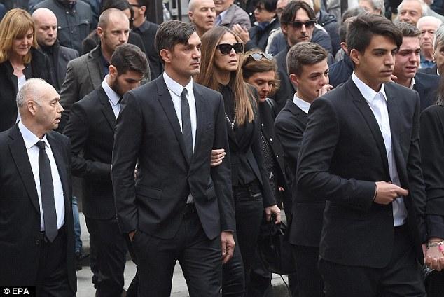 马尔蒂尼最伟大的左后卫（他出现在了老马尔蒂尼的葬礼上）(1)