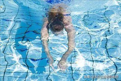 新手蛙泳的正确方法（学会这些技巧蛙泳快速入门）(6)