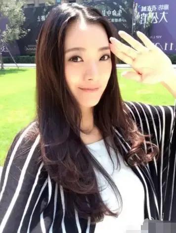 盘点娱乐圈90后当红的六位女明星（这6位来自重庆的女明星）(2)