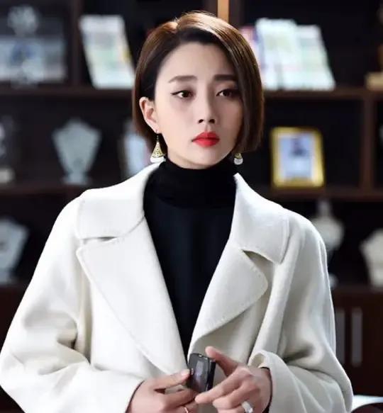 盘点娱乐圈90后当红的六位女明星（这6位来自重庆的女明星）(5)