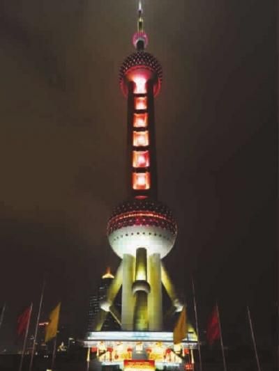 东方明珠塔秋天几点亮灯时间