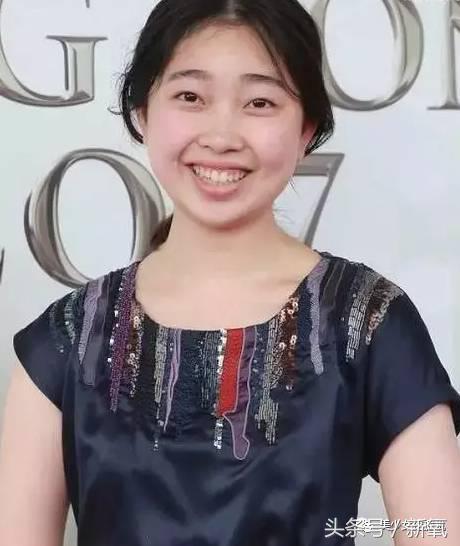 香港选美小姐大赛历届排名（看完颜值不敌凤姐的新加坡选美合影）(11)