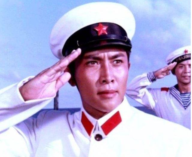 唐国强家里人什么国籍（唐国强妻子除夕夜自杀）(2)